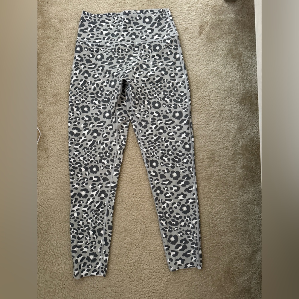 Aerie Gray Leopard Print Leggings